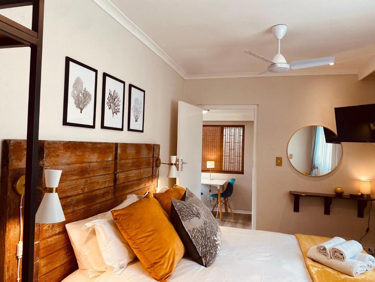 Dolphin Circle Bed And Breakfast Plettenberg Bay Exteriör bild