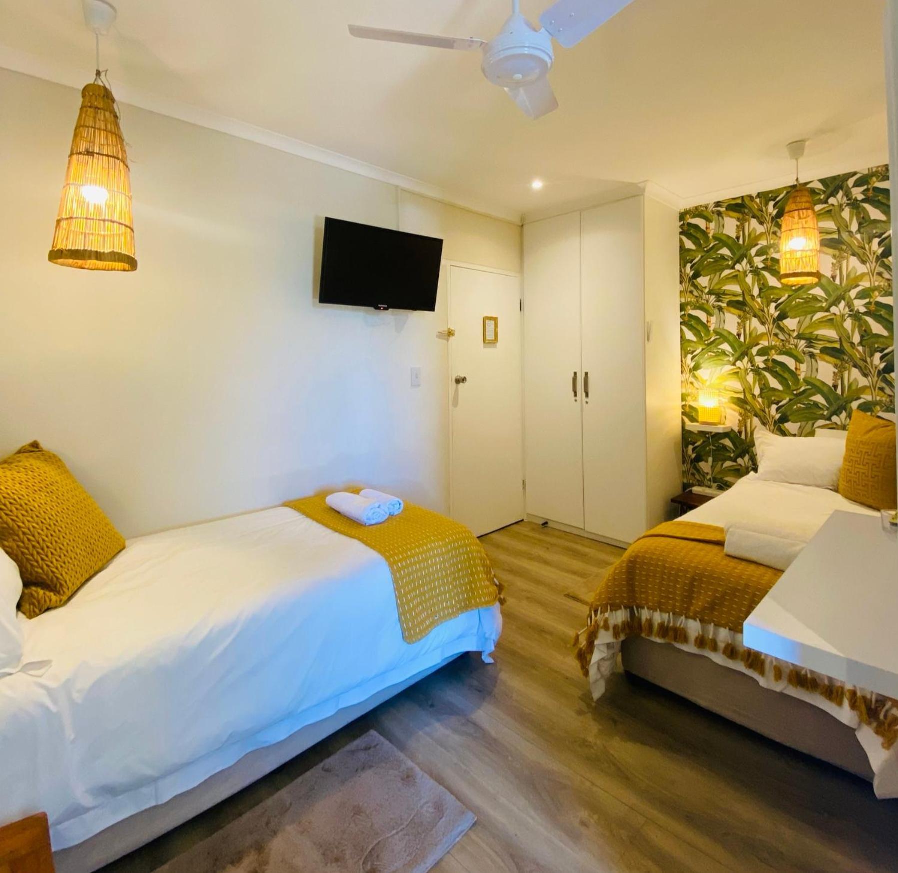 Dolphin Circle Bed And Breakfast Plettenberg Bay Exteriör bild
